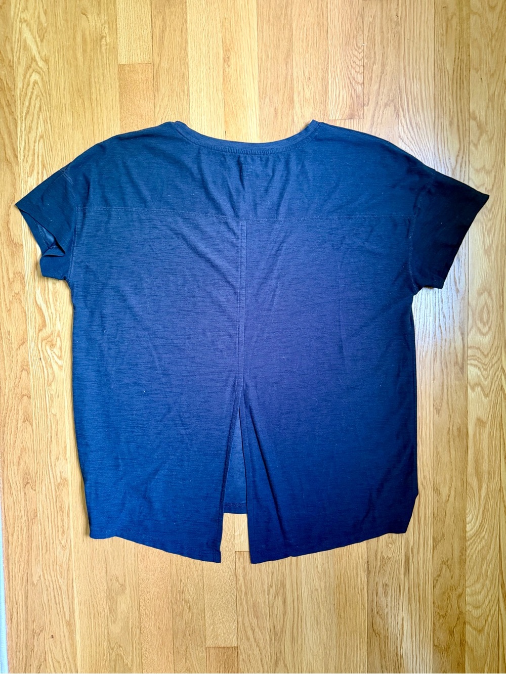 2 Pack Old Navy Active T-Shirts size XL - Picture 4 of 7